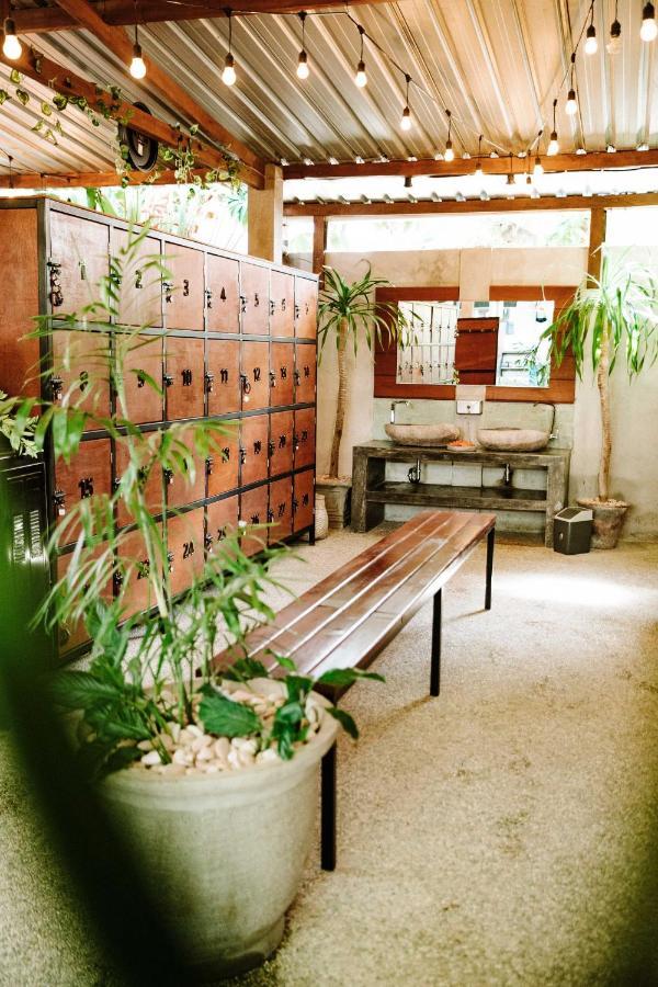 Loka Surf & Fitness Lodge Kuta (Lombok) Exterior photo