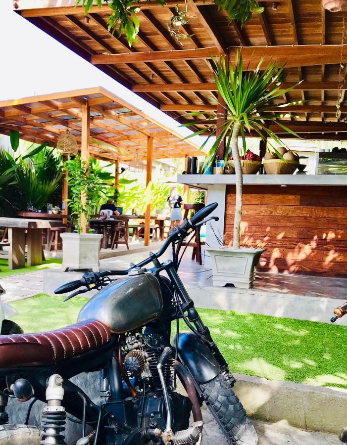Loka Surf & Fitness Lodge Kuta (Lombok) Exterior photo